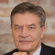Dr. Pauli Järvenpää