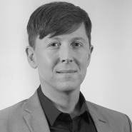 Mr Damien McGuinness