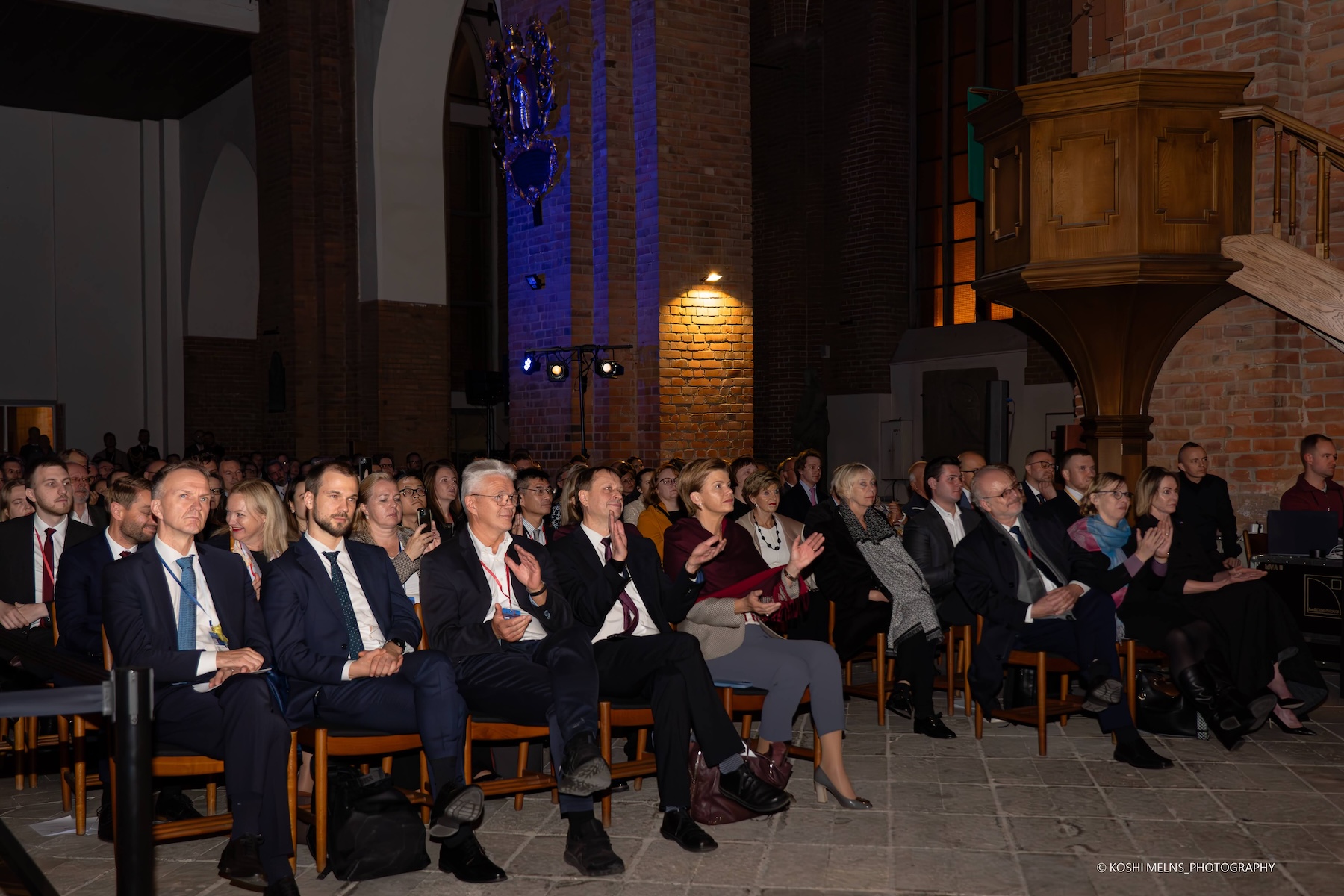 GALA TAUTUMEITAS-66